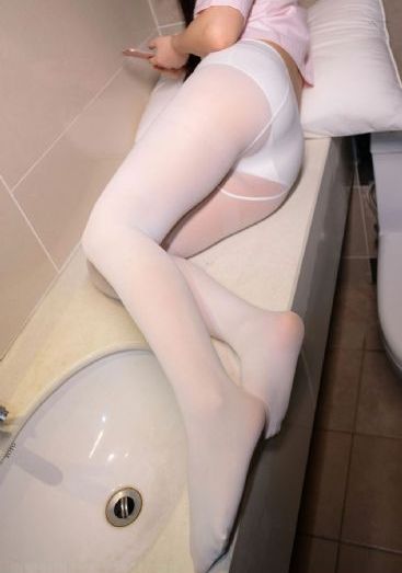 在厨房被c到高潮a奶水视频